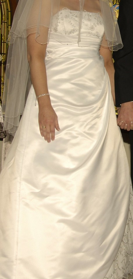 White Wedding Dress, Size 16, Strapless, Embroidered Bodice, Drycleaned, EC