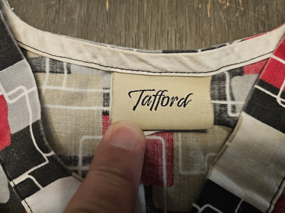 Tafford Women's Printed Scrub Top Size XS - Image 3 of 4