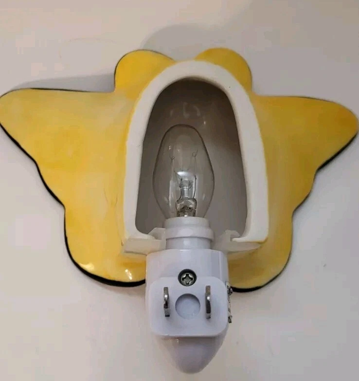 蝴蝶陶瓷壁挂插件夜灯黄色 — 第 2/4 张图片