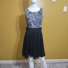 ELLE Sleeveless Sheer Floral w Black Skirt Fit & Flare Dress Sz 4 Professional