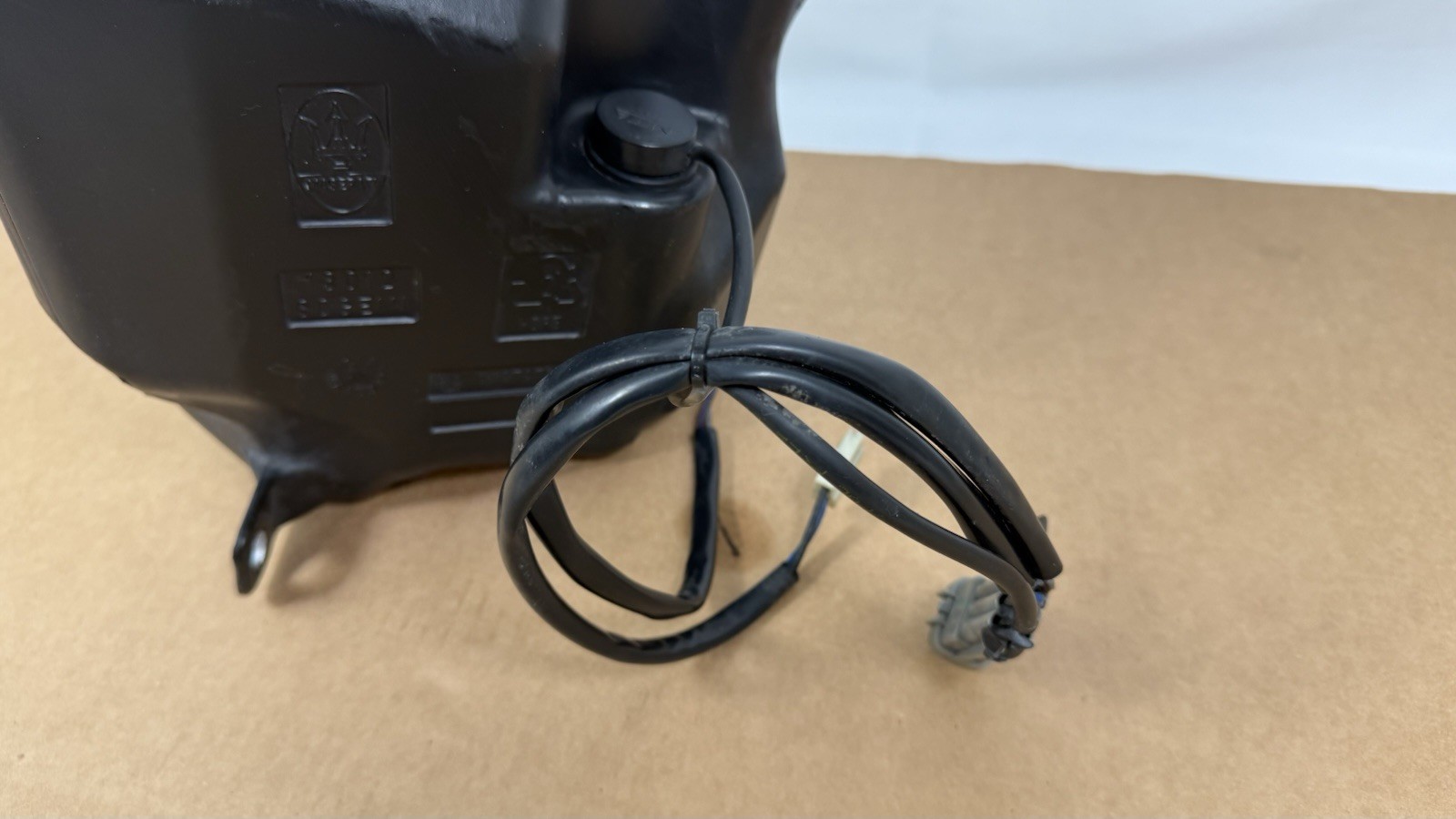 Maserati Quattroporte M139 Windshield Screen Washer Fluid Tank OEM 03-08