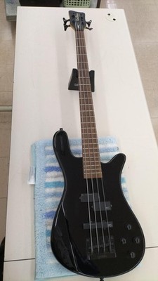 Warwick Streamer LX4 E-Bassgitarre einzigartige Korpusform