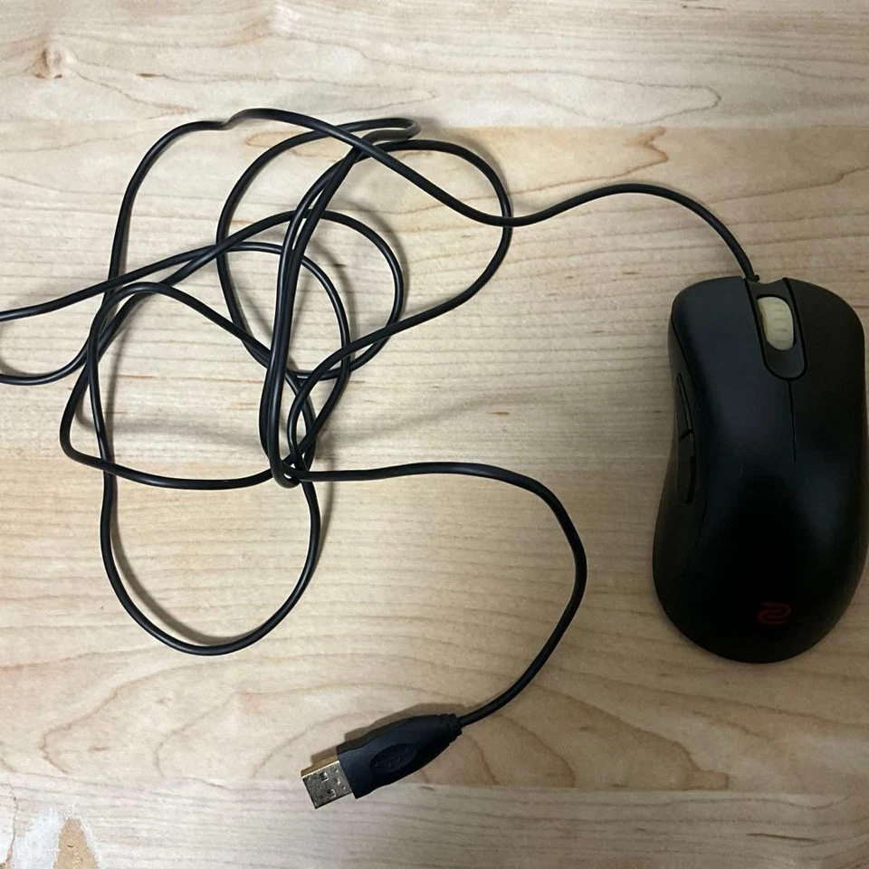 BenQ ZOWIE EC2-A Gaming Mouse Wired Optical eSports Ergonomic FPS Japan - Image 2 of 3