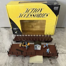 K-Line K-42433 Operating Platform w/ Freight Car, O Gauge