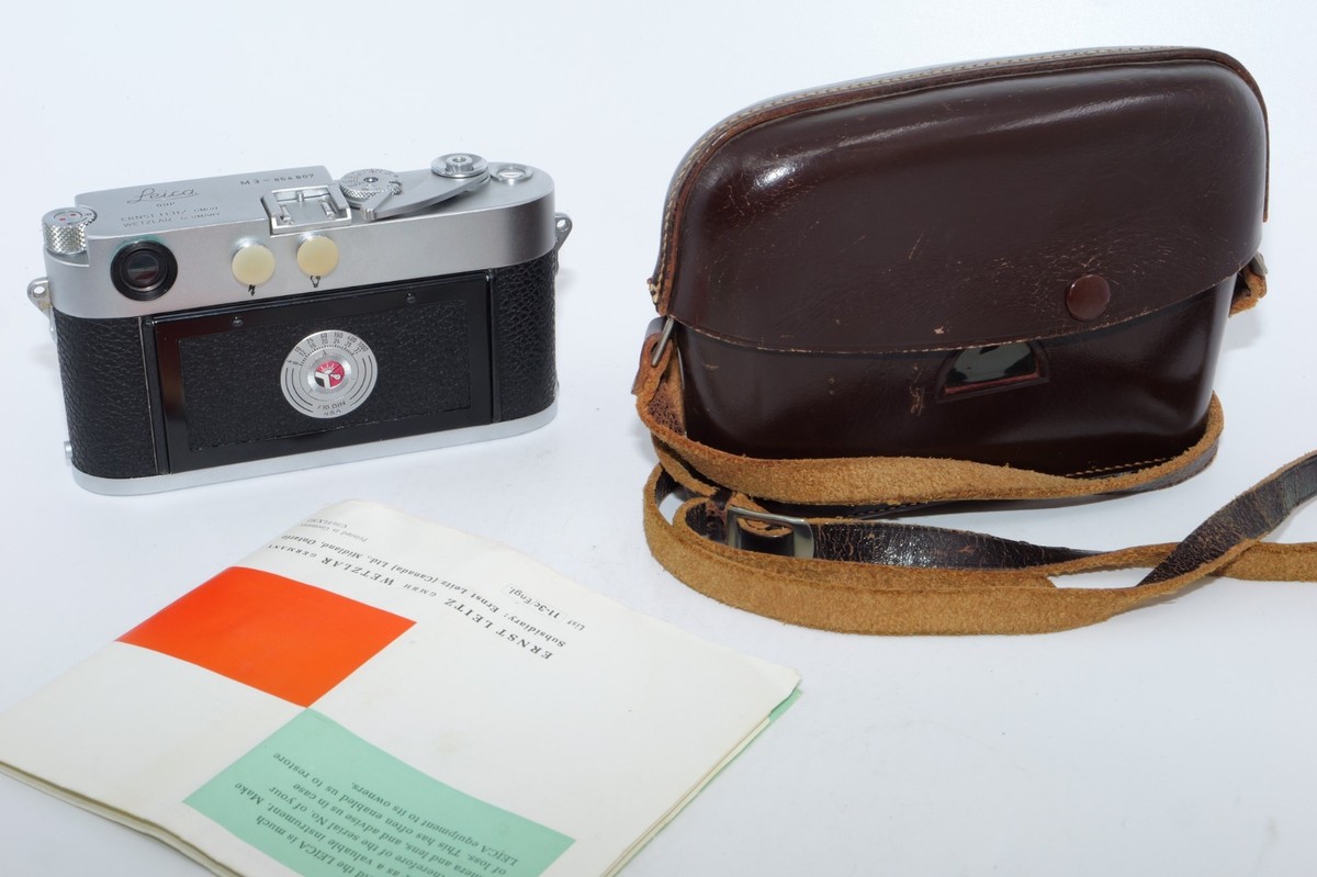 Leica M3 Single Stroke 35mm Film Rangefinder Camera. Case. Manual