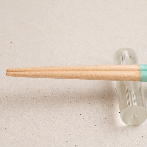 Palillos Japoneses Fusion Crema Mármol con Juego de Descanso Hasami Ware Soda y Uva - Imagen 4 de 7