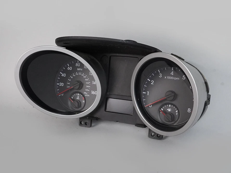 2009 - 2010 Hyundai Genesis Coupe 6 cilindros 3.8L no instrumento cluster velocímetro - Imagem 2 de 4