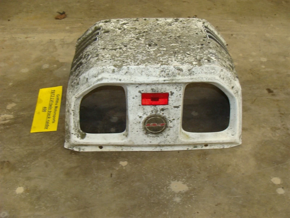 72 73 LVI Raider Twin Track TT400 KEC 440 340 capó trasero escotilla tapa del motor Foto 3 de 4