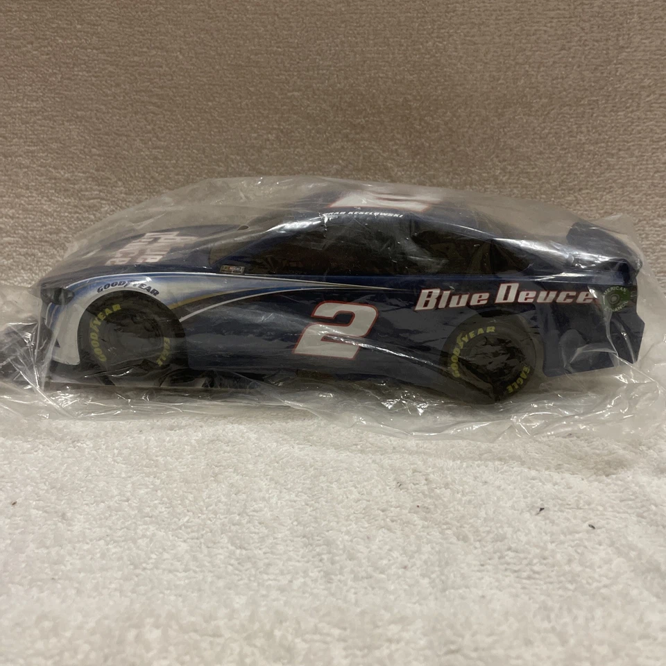 Brad Keselowski #2 versión juvenil 18/01 2014 fusión Foto 2 de 4