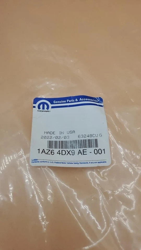 Nuevo panel de ajuste de puerta levadiza Mopar 1AZ64DX9AE, derecho Jeep Patriot 2007-2017 Foto 2 de 2