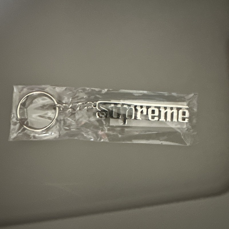 1 SILVER SUPREME FW 2016 BOX LOGO METAL GRAND PRIX KEYCHAIN LOCK Polished 