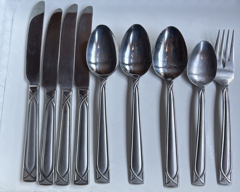 Cambridge Crossroad Sand Stainless 4 Knives, 3 Soup Spoons,1 Tsp., 1 Salad Fork