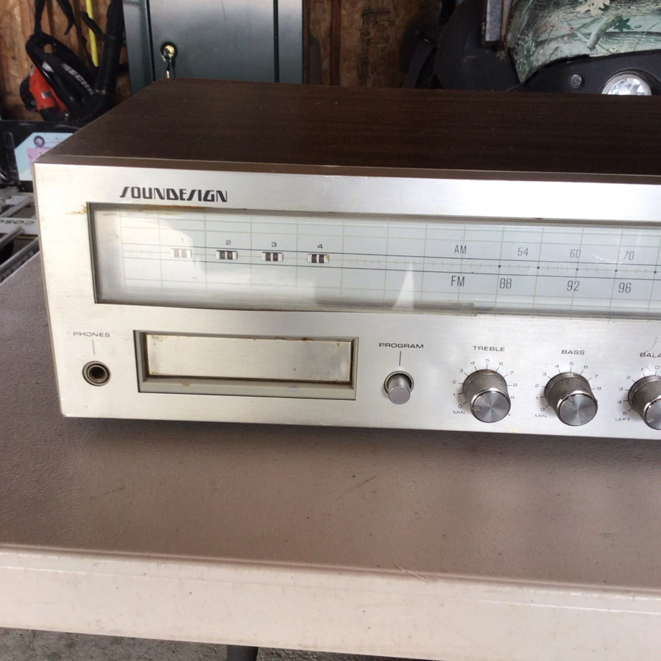 Receptor estéreo vintage Soundesign 5345 AM/FM 8 faixas toca-fitas testado  - Imagem 2 de 4