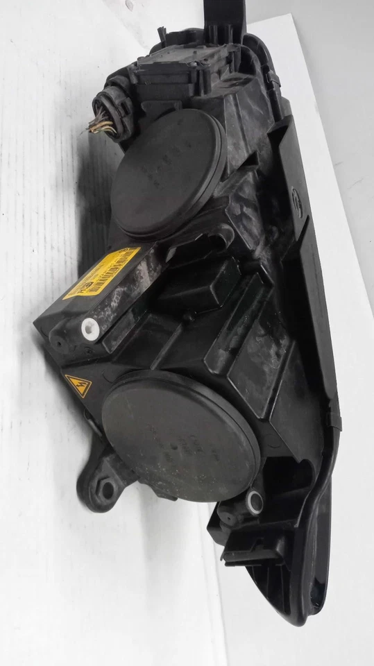 Conjunto de faros derechos usados se adapta a: Volkswagen Cc 2016 xenón HID con luces de funcionamiento Foto 2 de 4