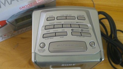Sony Dream Machine ICF-C153V AM/FM Alarm Clock Radio With Snooze & Weather Alert - Picture 2 of 5