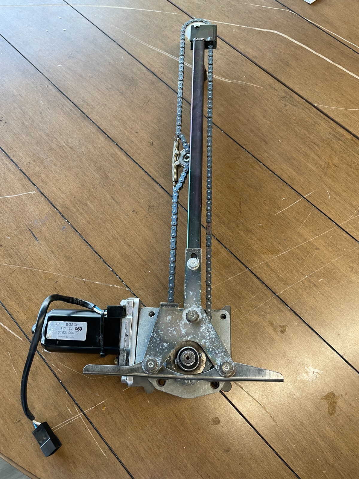 ROLLS ROYCE CORNICHE  NEW  RIGHT  FRONT WINDOW MOTOR WITH REGULATOR  ALL  87-91