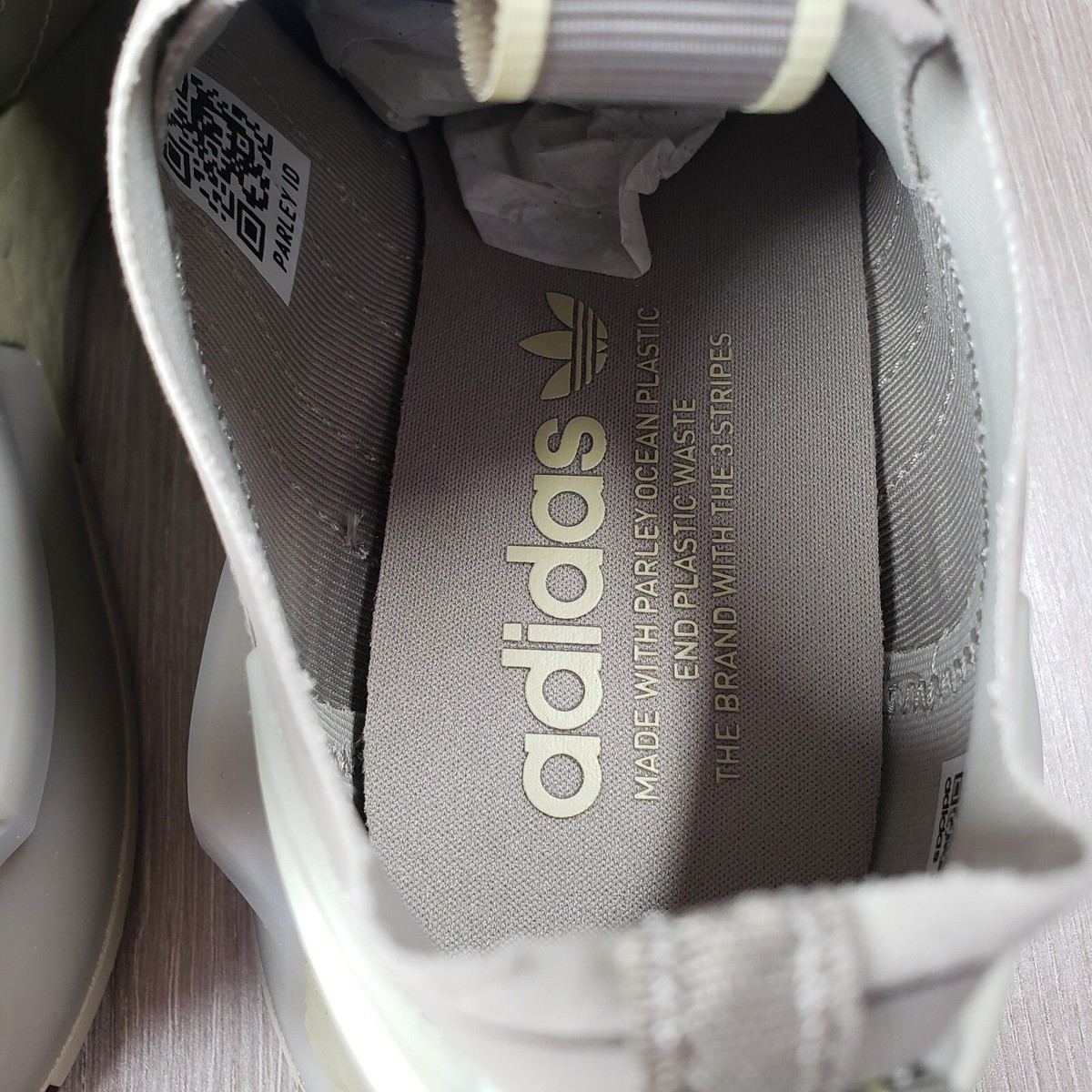 ボンド Adidas Originals NMD V3 Sand Tan/Beige Sneakers Womens Size