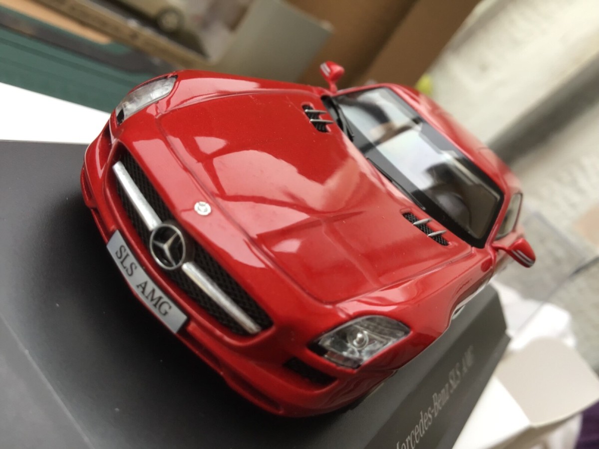 1/43 メルセデス ベンツ AMG SLS ロードスター Schuco Schuco 1:43 Mercedes-Benz SLS AMG Roadster brown B66055747