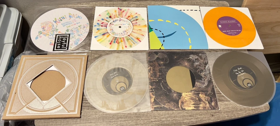 KISHI BASHI Lot of 12 7" Vinyl Singles Natural One Holiday SnowFlexi - Image 3 of 3