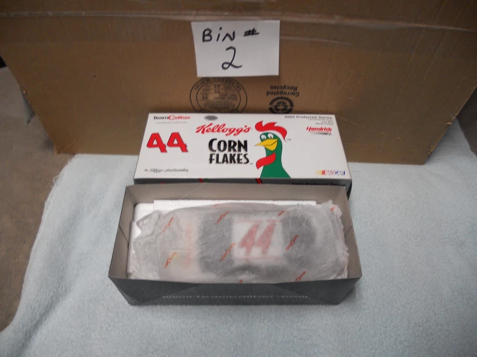 1/24 Team Caliber 2005 nascar #44 Terry Labonte Kelloggs Ironman Chevy - Image 4 of 4