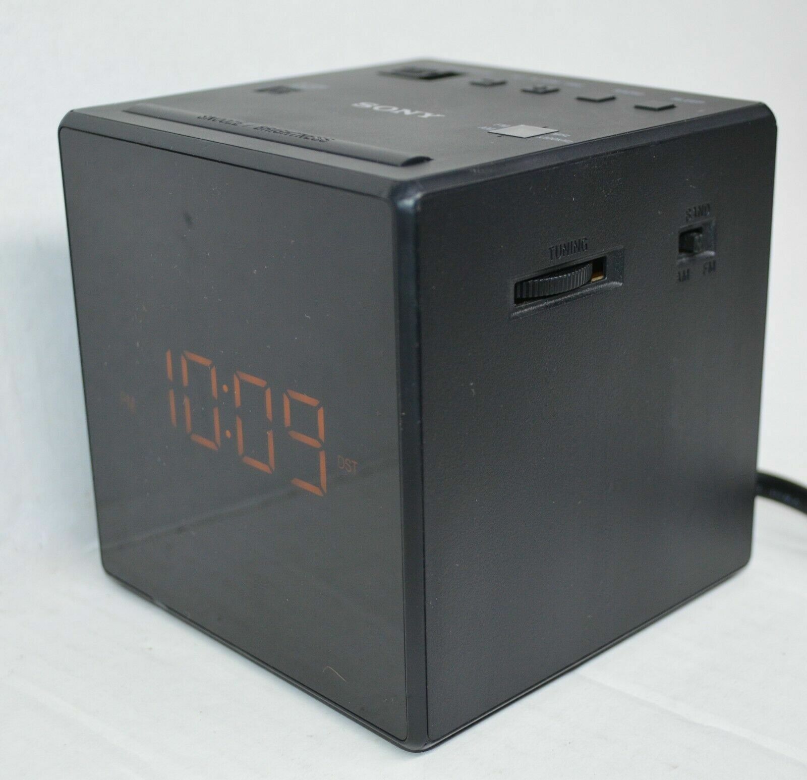 Radio Led Black