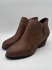 Bella Vita 50-8134 Women s Block Heel Booties...