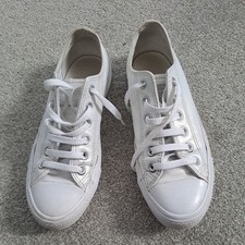 Converse All Star Leather Uppers Women's Size 5 White With Gold Shimmer