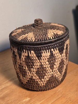 5'' Traditional Zulu Basket w/attached Lid, Certificate- Hand-woven S Africa