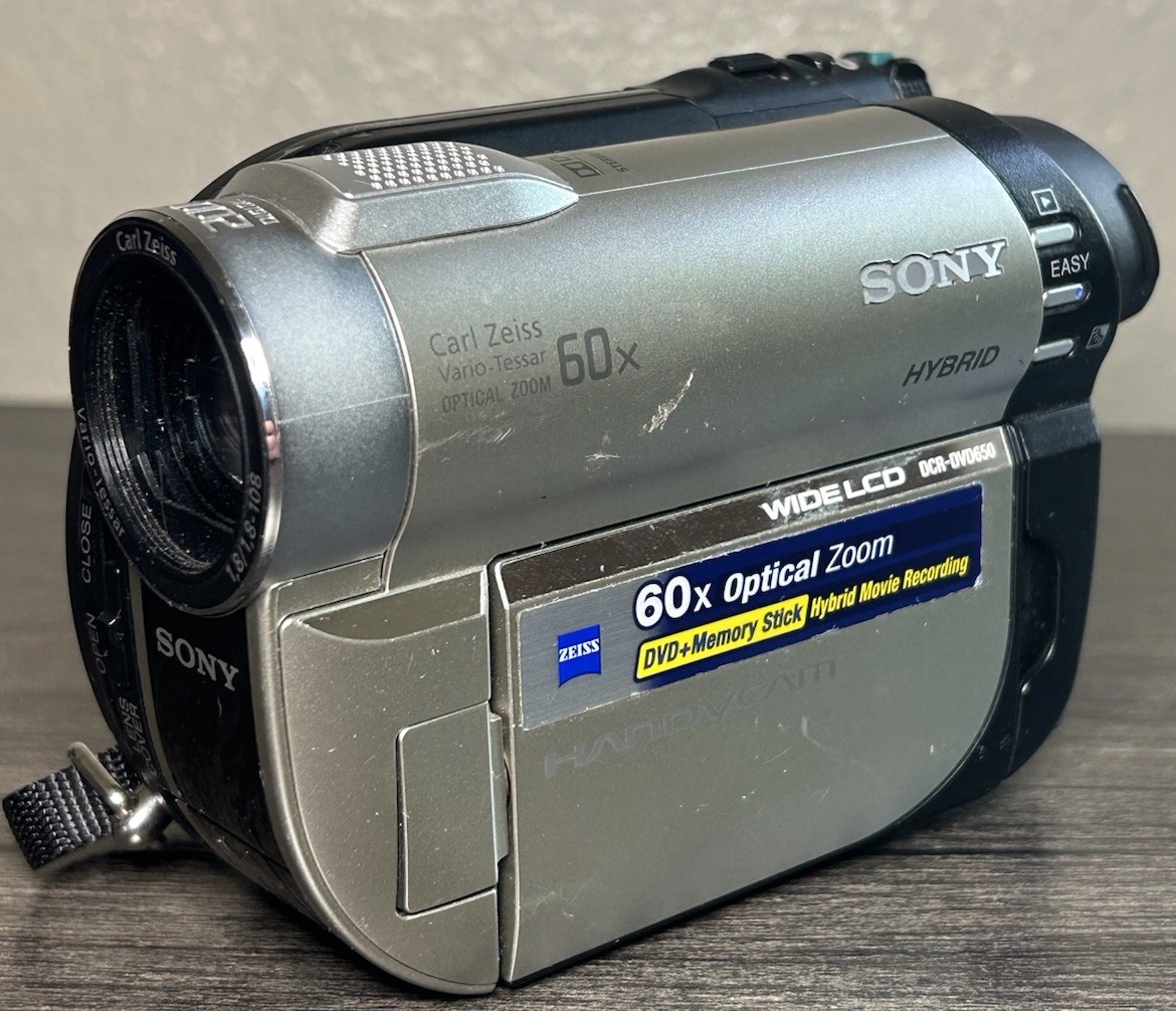 626 SONY ハイブリッドHDDデジタルビデオカメラ DCR-SR220 ソニー