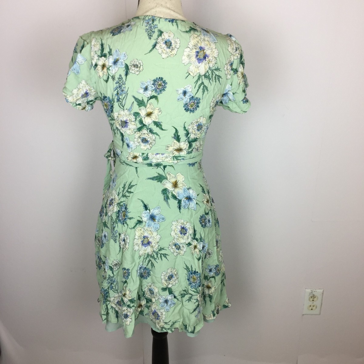 ASTR the Label Mini Wrap Dress Size S Womans Green Floral Print Short Sleeve | eBay ASTR the Label Mini Wrap Dress Size S Womans Green Floral Print Short Sleeve | eBay