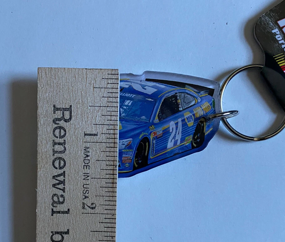 Chase Elliott NAPA #24 2017 acrylic key ring with mirror back - Image 4 of 4