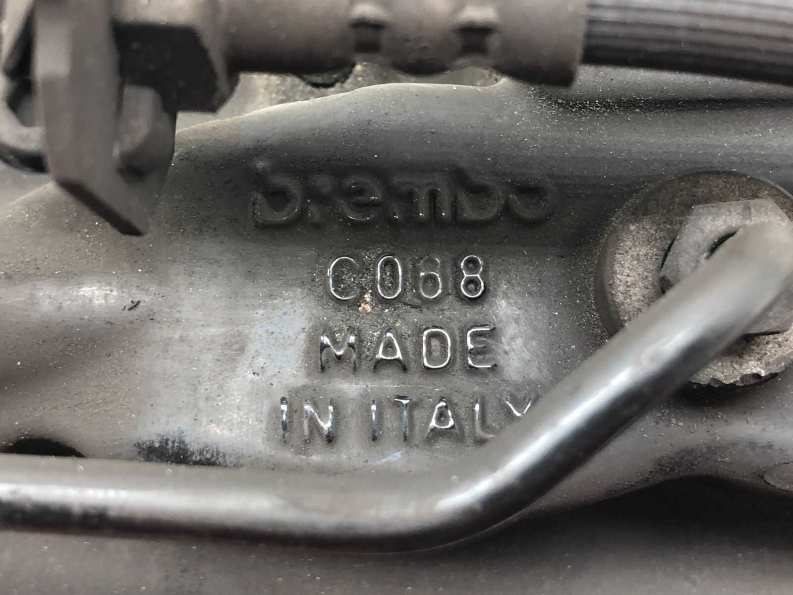 2014-2020 MASERATI GHIBLI RIGHT PASSENGER REAR BRAKE CALIPER BREMBO W/ PADS OEM.