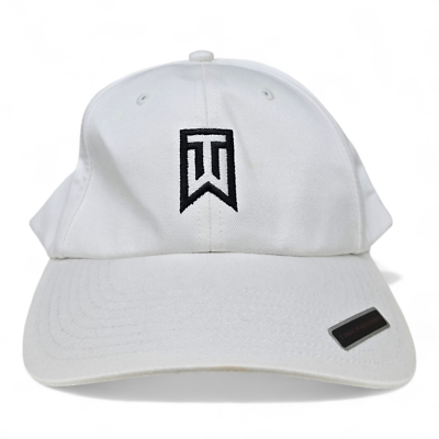tiger woods white cap