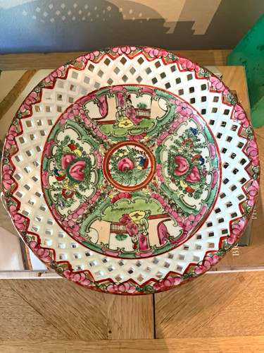 Reticulated Rose Medallion Dish