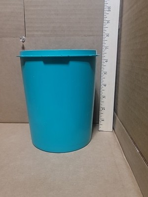 Tupperware Servalier Canister Teal 809-6 Without Lid