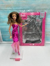 Barbie corps articulé + tenue Fashion Collection OOAK