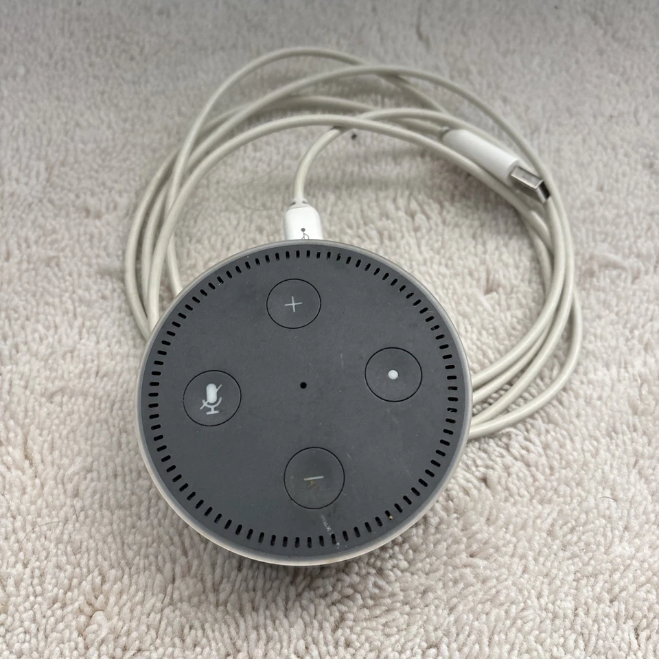 ALEXA Amazon Echo Dot 2nd Gen RS03QR Smart Speaker White + 2 Amazon Smart Plugs - Image 4 of 4