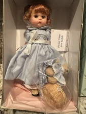 NIB Madame Alexander Picnic Time For Teddy-Eyes Open/Close-Stunning-34080
