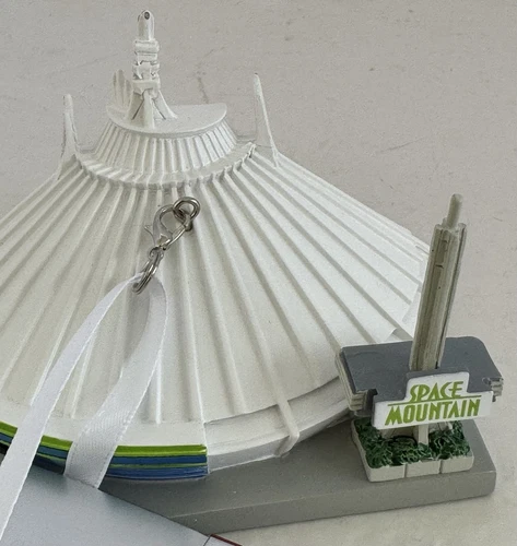 DISNEY WORLD SPACE MOUNTAIN CHRISTMAS ORNAMENT NEW WITH TAG - Bild 6 von 7