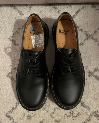 Dr. Martens Black Leather Lace-Up Oxford Shoes Round Toe US women s 7