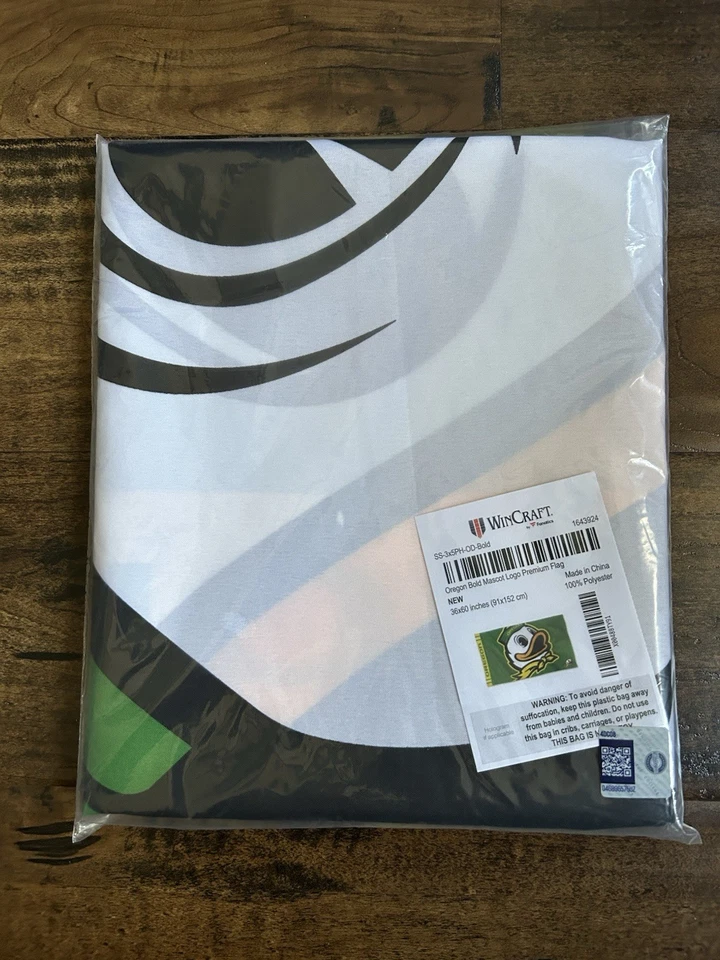 Bandera Premium Oregon Bold Mascot Foto 2 de 4