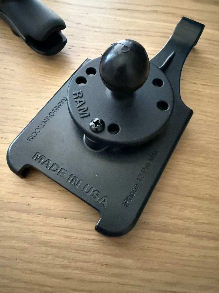 Ram mount for motorcycle handlebar - iphone 12/13 pro max case - Image 3 of 3