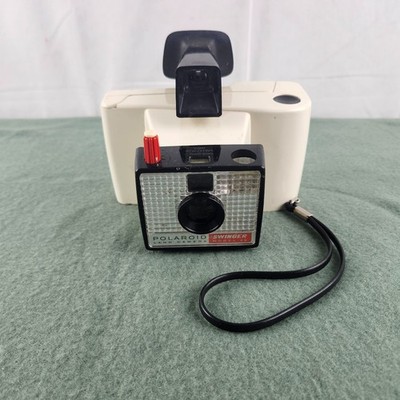 Vintage Polaroid Swinger Model 20 Land Camera   1960s   Retro Display Piece