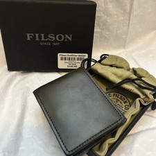 New in Box Filson Outfitter Leather Wallet in Otter Green OG USA
