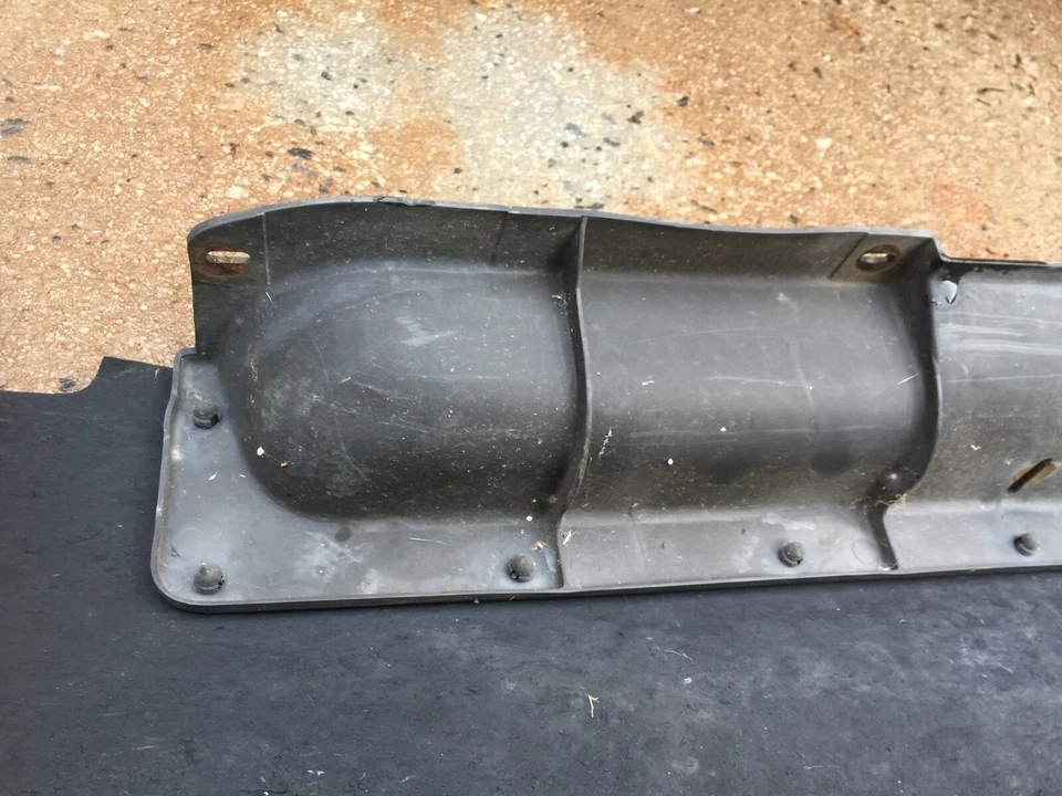 Delantal contra salpicaduras de radiador Chrysler Imperial 1981 1982 1983 Foto 3 de 4