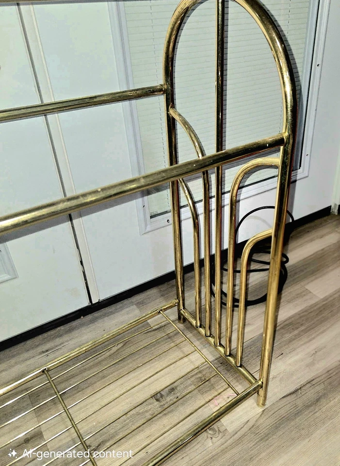 "Toallero/edredón Hollywood Regency de los años 70 acabado dorado de metal H29xL27xW13""" Foto 4 de 4