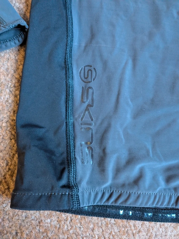 Medias largas de compresión para mujer SKINS RY400 de grafito talla M Foto 3 de 4