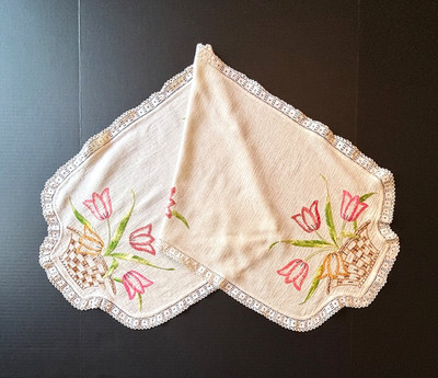 Vtg Embroidered Table Runner Crocheted Lace Tulips 17x48  Dresser Scarf Handmade