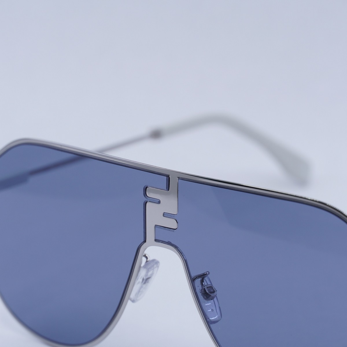 New FENDI FE40080U 16V Palladium/Blue 65-9-145 Sunglasses | eBay display picture 3