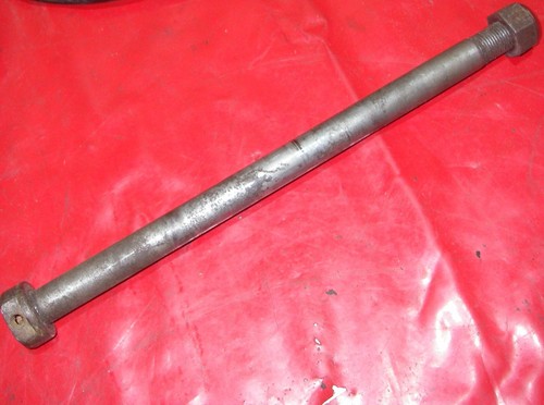 Hinterachse Radbolzen Radschraube hinterrad Rad axle axe HONDA XL500R XL250R